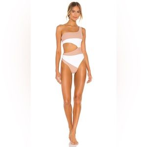Camila Coelho Rumba One Piece in White & Nude
Size M